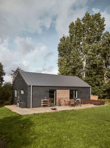 Slate, wood and steel profiles in stylish symmetry, Mågevej 11, 4040 Jyllinge